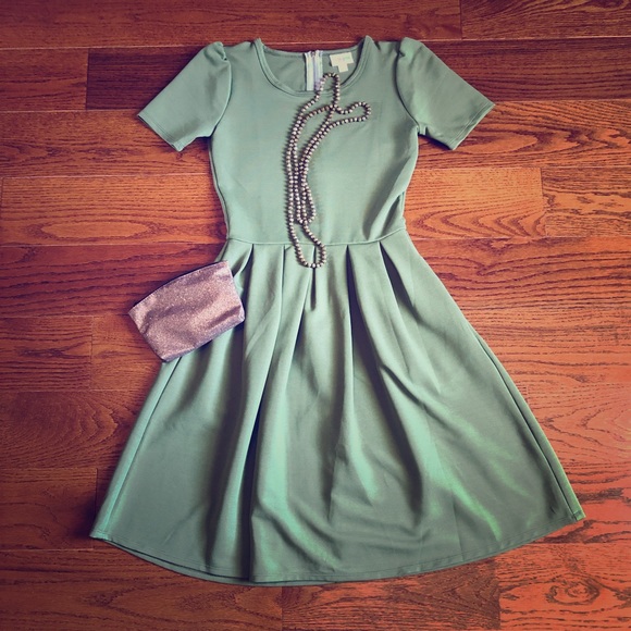 LuLaRoe Dresses & Skirts - NWT Lularoe Sage Green Amelia